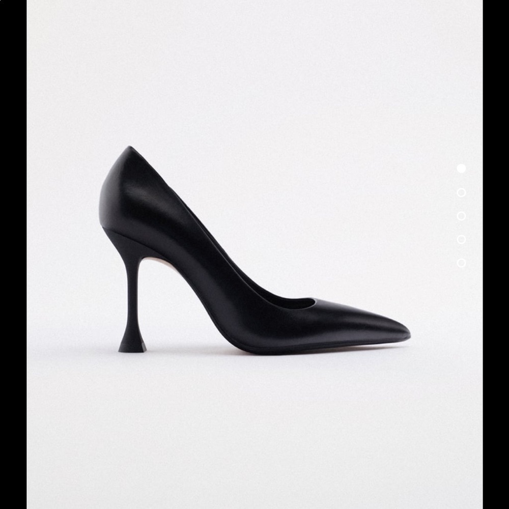 Black Pointed Stiletto Pump